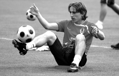 美媒发文：昨日一战中，莫布利可能帮灰熊省下了1个亿