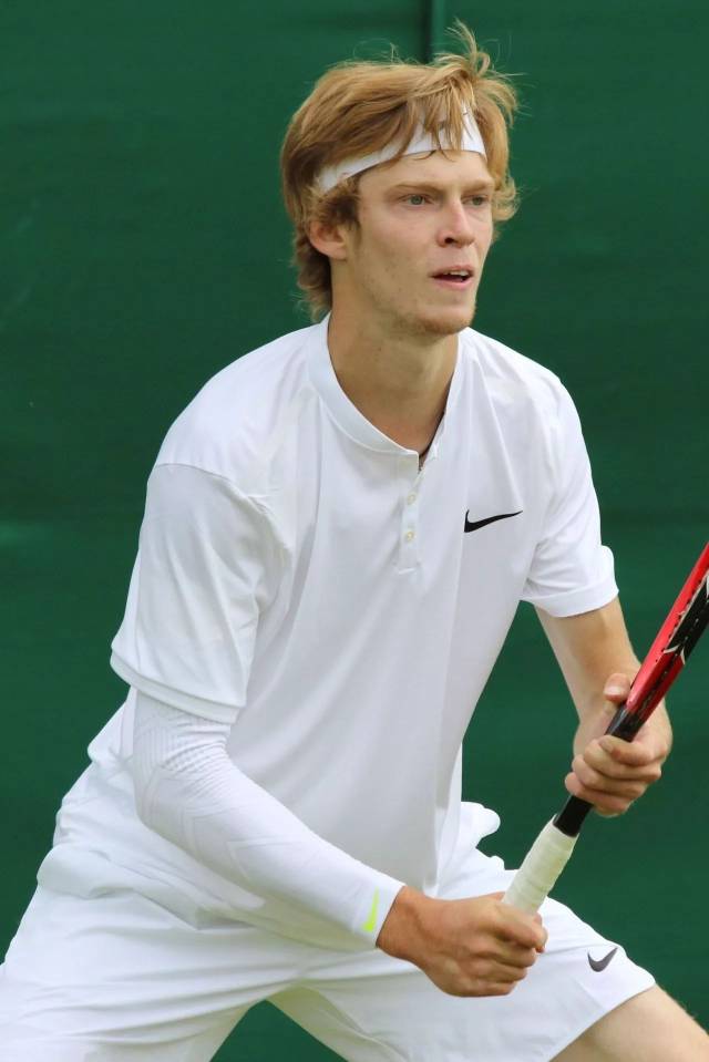 完成零封，佩尼亚社媒：在主场球迷面前取得如此伟大的胜利